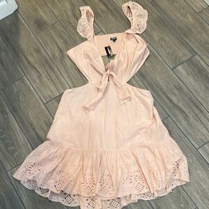 Express NWT Peach tie front cotton sundress. Backless w/ eyelet sleeves Size XL